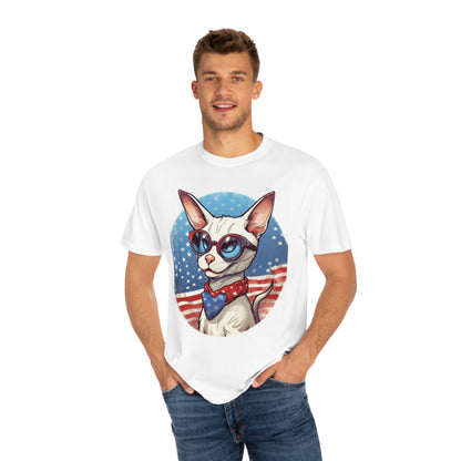 Dibujos animados patrióticos del gato siamés - Cara feliz, animación - Camiseta unisex teñida en prenda