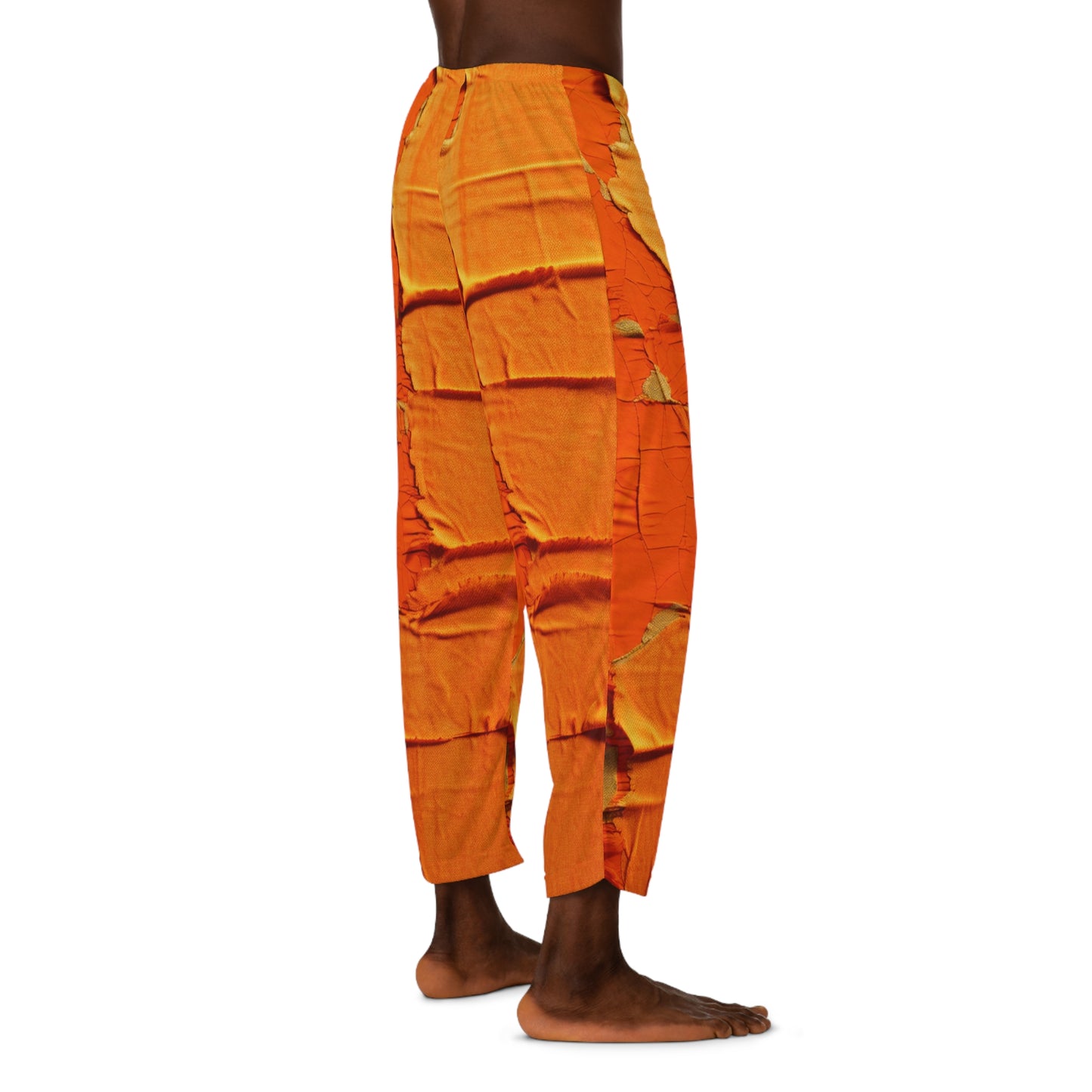 Naranja cítrico ardiente: tela vanguardista, desgastada e inspirada en la mezclilla - Pantalones de pijama para hombre (AOP)