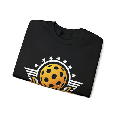 Emblema estelar del día del juego de Pickleball con diseño de estrellas y bola alada - Sudadera unisex con cuello redondo Heavy Blend™