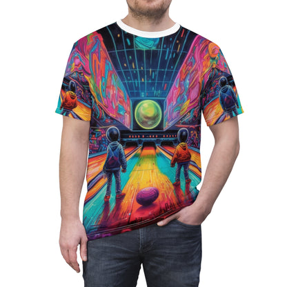 Trippy Bowling Alley: レトロフューチャー ピン ストライク ゾーン - ユニセックス カットソー Tシャツ (AOP) 