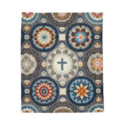 Mandala de ganchillo bohemio con cruz cristiana centrada - Mosaico de tonos terrosos - Manta de felpa de pana