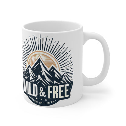 Salvaje y libre - Abrazar al aire libre, acogedor confort buscadores de aventuras - Taza de cerámica 11oz 