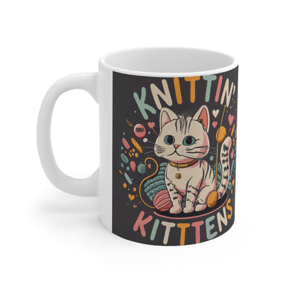 Knittin Kittens: レトロ ニット キュート キティ &amp; ニードル アート - セラミック マグ 11 オンス