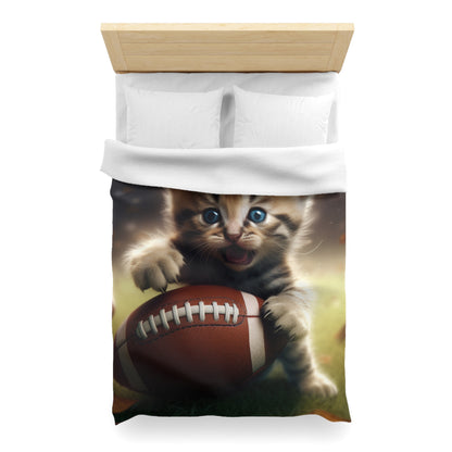 Football Kitten Touchdown: Tabby's Winning Play Sport Game - Microfiber Duvet Cover