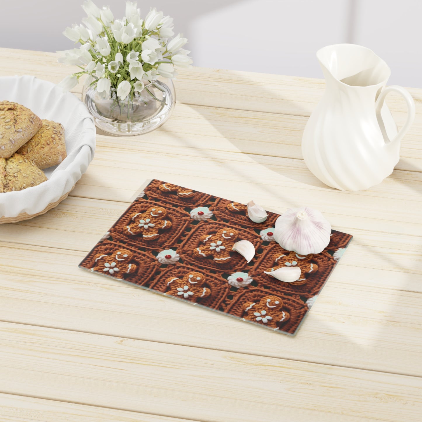 Ganchillo de hombre de jengibre, diseño clásico de galletas navideñas, artesanía navideña festiva. Decoración navideña - Tabla de cortar 