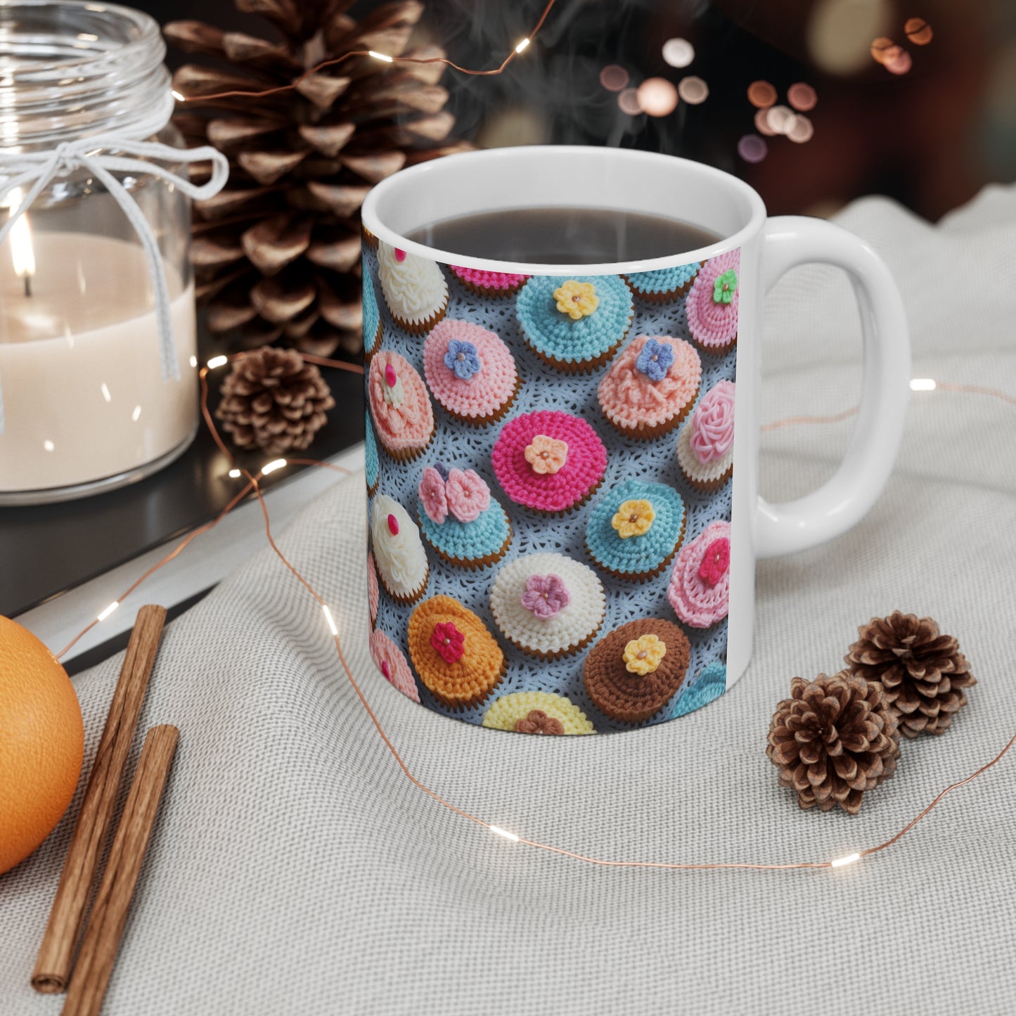 Diseño de panadería de postre de pastel helado con tratamiento de magdalenas de ganchillo - Taza de cerámica de 11 oz