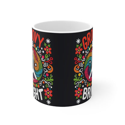 Vibraciones festivas maravillosas y brillantes - Signo de la paz estilo bordado colorido con detalles florales - Taza de cerámica 11oz