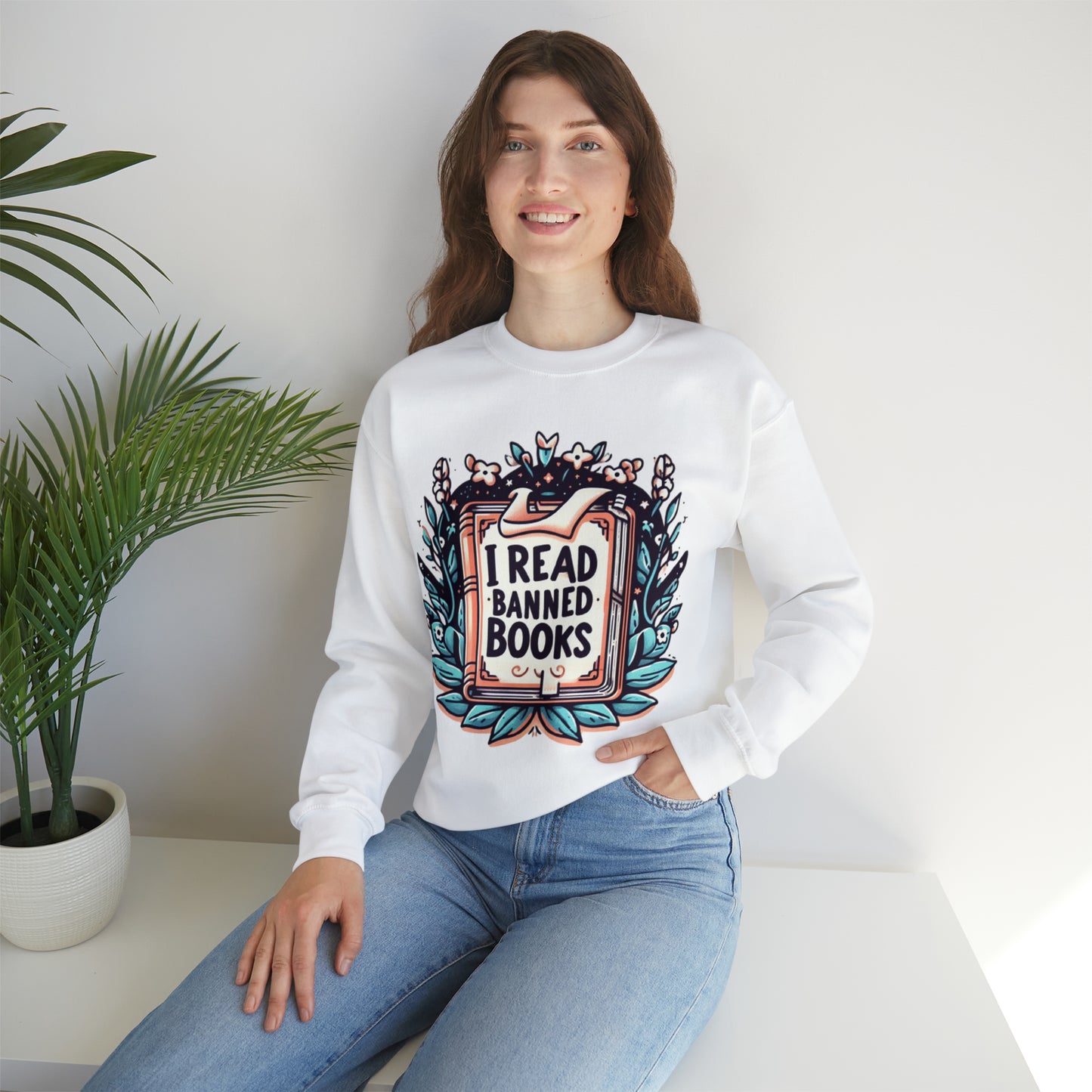 Leo libros prohibidos - Serenidad botánica con ilustración de libros caprichosos - Sudadera unisex Heavy Blend™ Crewneck