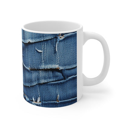 Denim desgastado azul medianoche: diseño resistente, rasgado y elegante - Taza de cerámica de 11 oz 