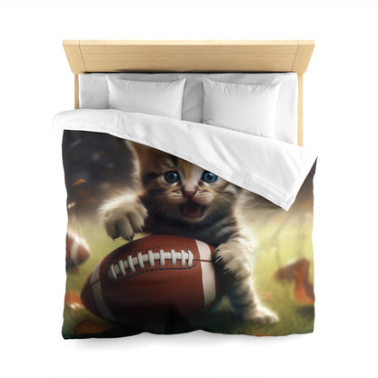 Football Kitten Touchdown: Tabby's Winning Play Sport Game - Microfiber Duvet Cover