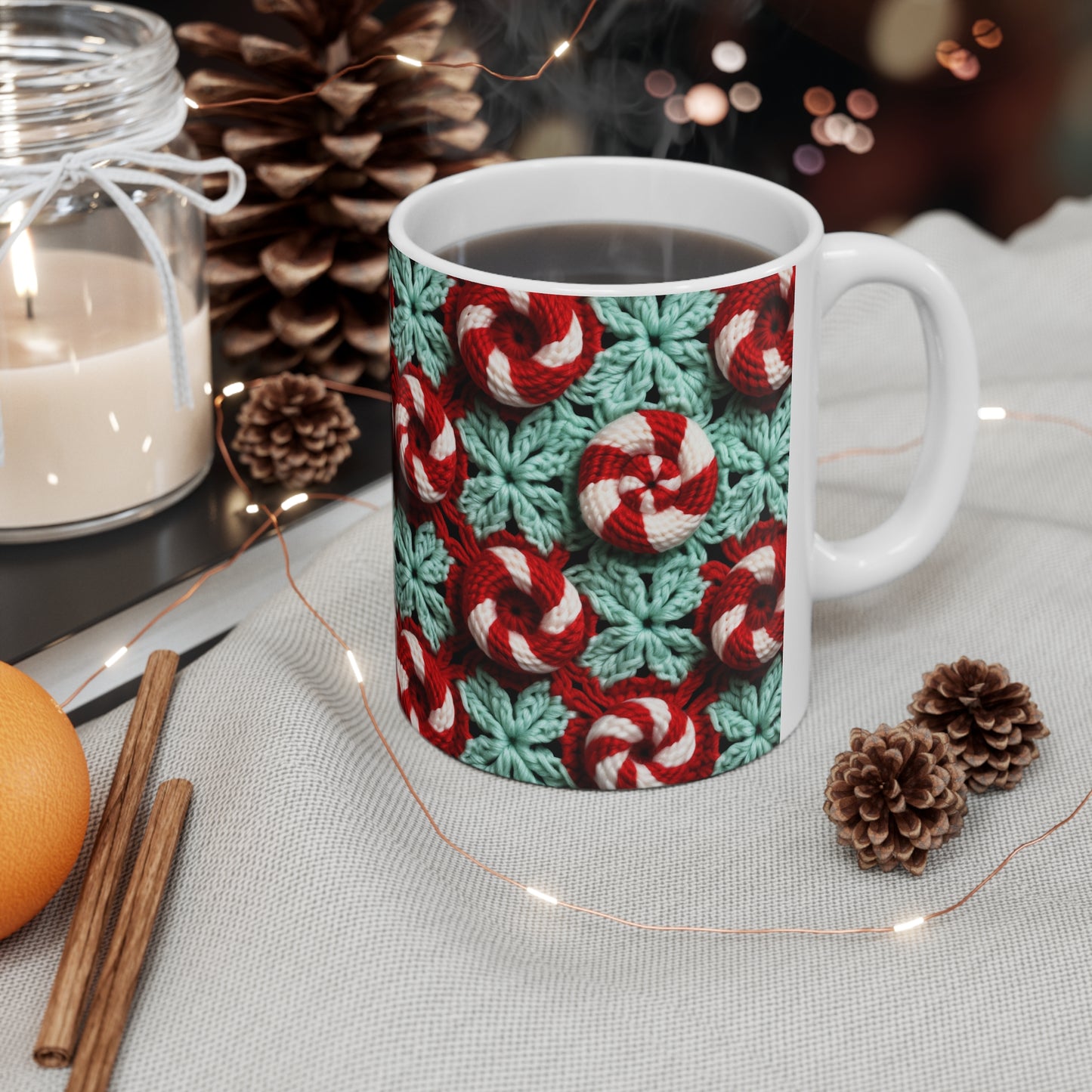 Bastón de caramelo de ganchillo navideño - Patrón navideño blanco y cristal rojo pimienta - Taza de cerámica de 11 oz