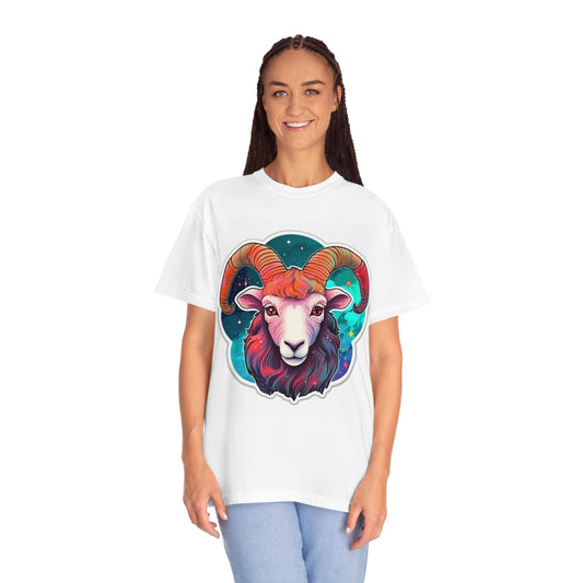 Signo del zodíaco Aries - Símbolo de astrología cósmica de color vivo y brillante - Camiseta unisex teñida de ropa