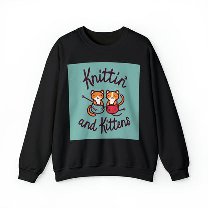 Knittin with Kittens: Acogedora mezcla de gatos y puntadas - Sudadera unisex Heavy Blend™ con cuello redondo