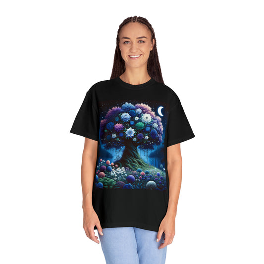 Floración de la noche estrellada: jardín mágico y arte del árbol celestial - Camiseta unisex teñida en prenda