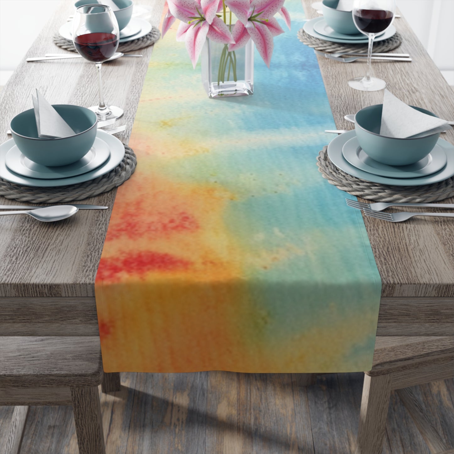 Rainbow Tie-Dye Denim: Espectáculo de diseño de tela multicolor vibrante - Camino de mesa (algodón, poliéster) 