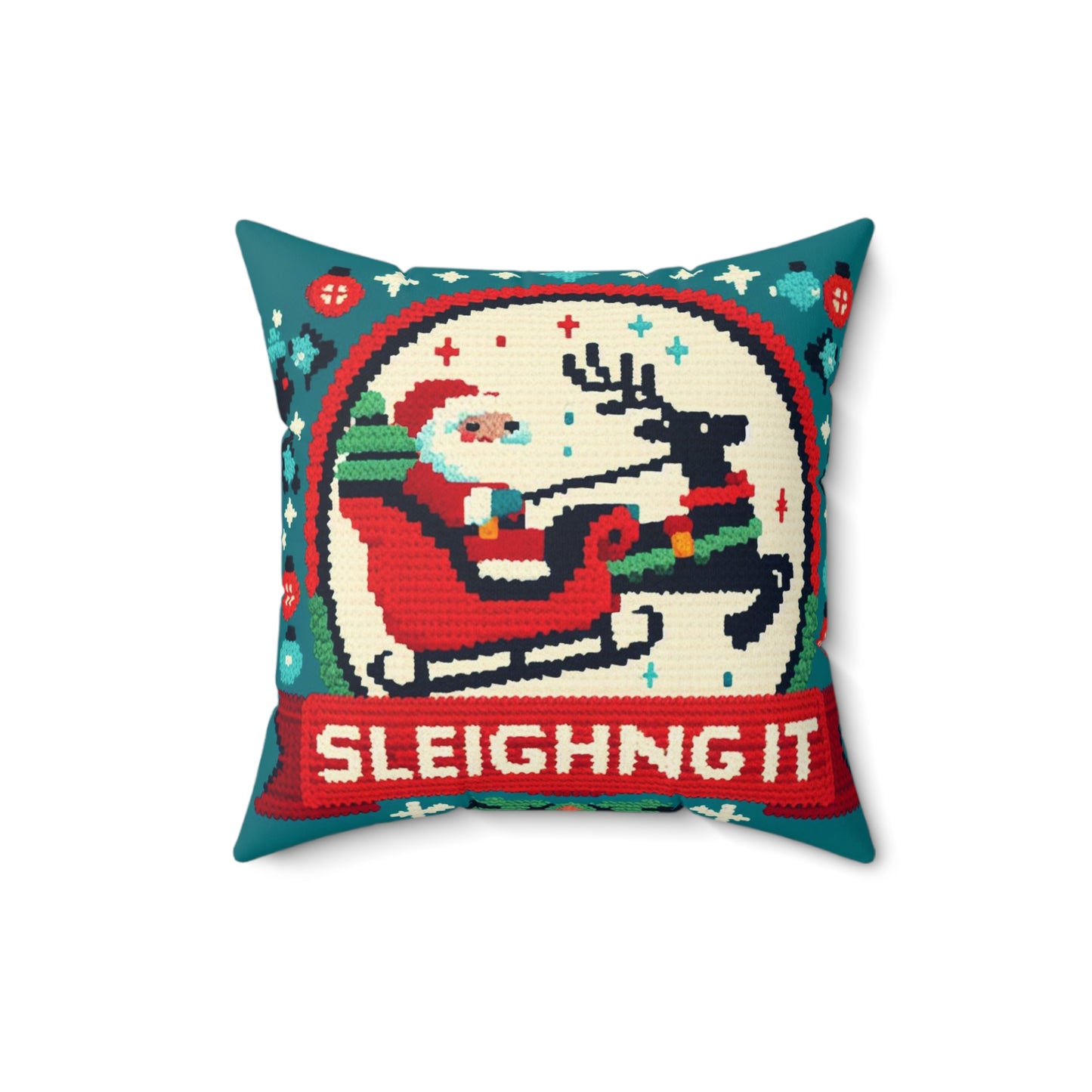 サンタとトナカイ クロスステッチ スタイル - 「Sleighing It」クリスマス - お祭りホリデー - 紡績ポリエステル正方形枕