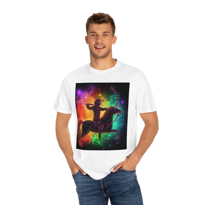 Colorido signo del zodíaco Sagitario - Tema del universo estelar - Camiseta unisex teñida de prendas