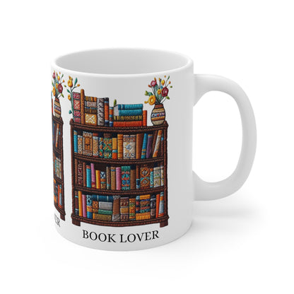 Bordado artesanal para amantes de los libros: diseño de estantería artesanal para bibliófilos - Taza de cerámica de 11 oz