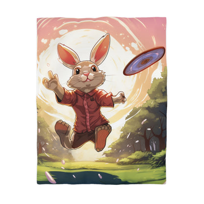 Disc Golf Rabbit: Bunny Aiming Frisbee for Basket Chain - Microfiber Duvet Cover