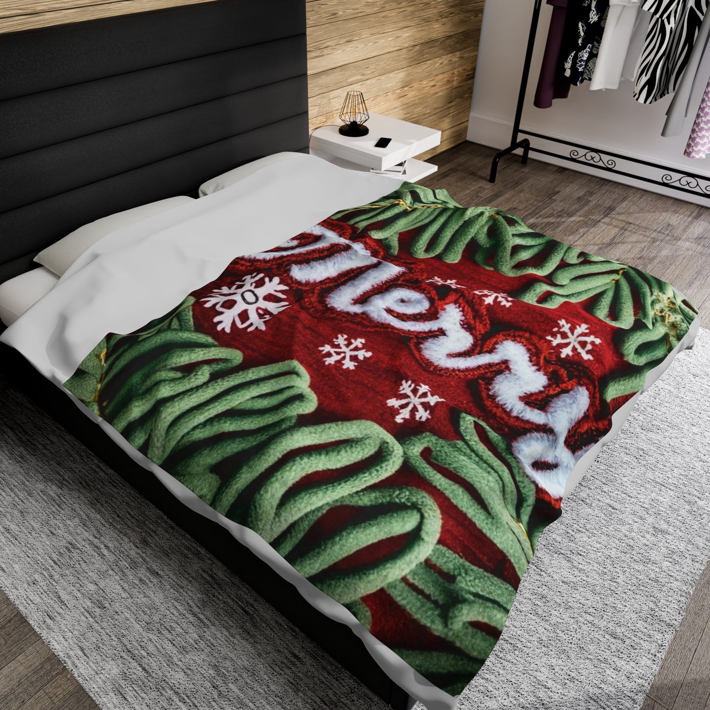 Chenille Patch Festive Design, Holiday Motif, Merry Christmas Theme, Trendy Winter Style - Velveteen Plush Blanket