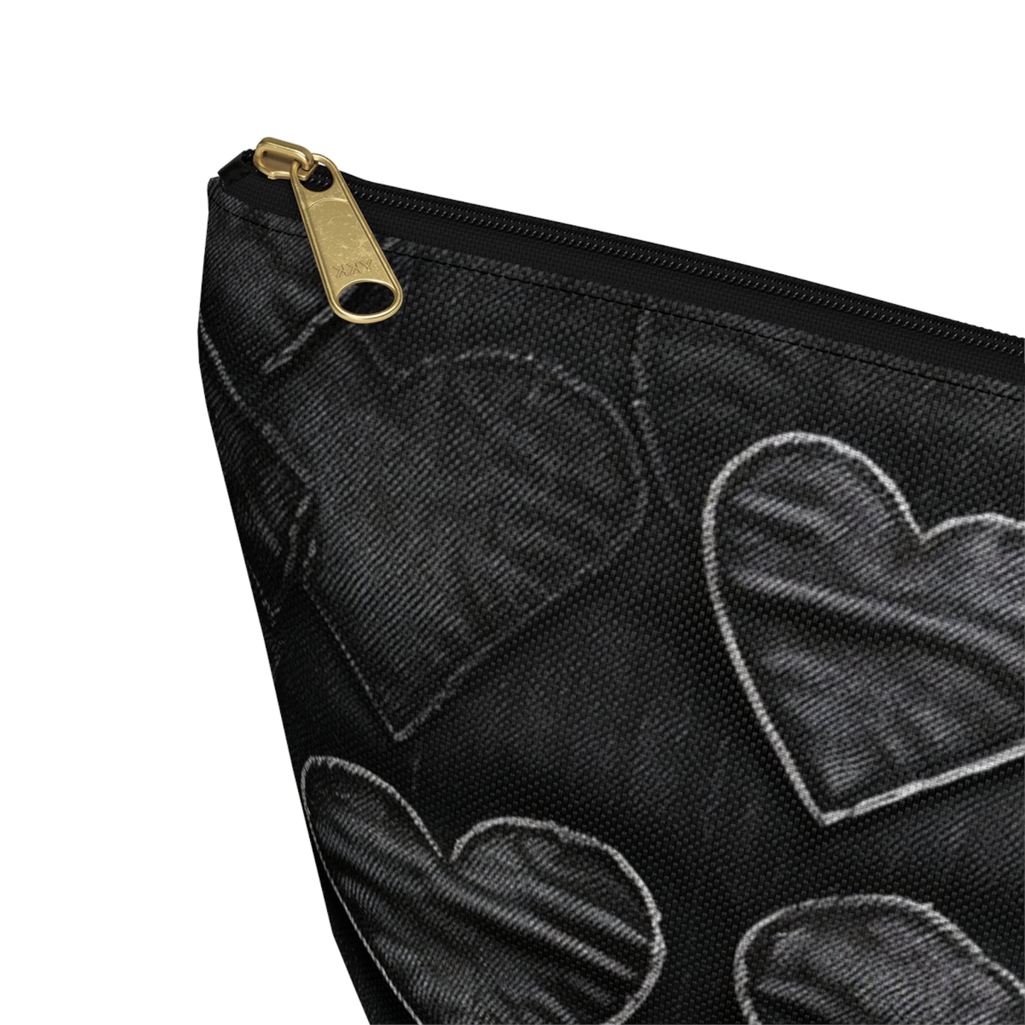 Negro azabache: diseño de bordado de corazón de tela desgastada inspirado en la mezclilla - Bolsa para accesorios con parte inferior en T 