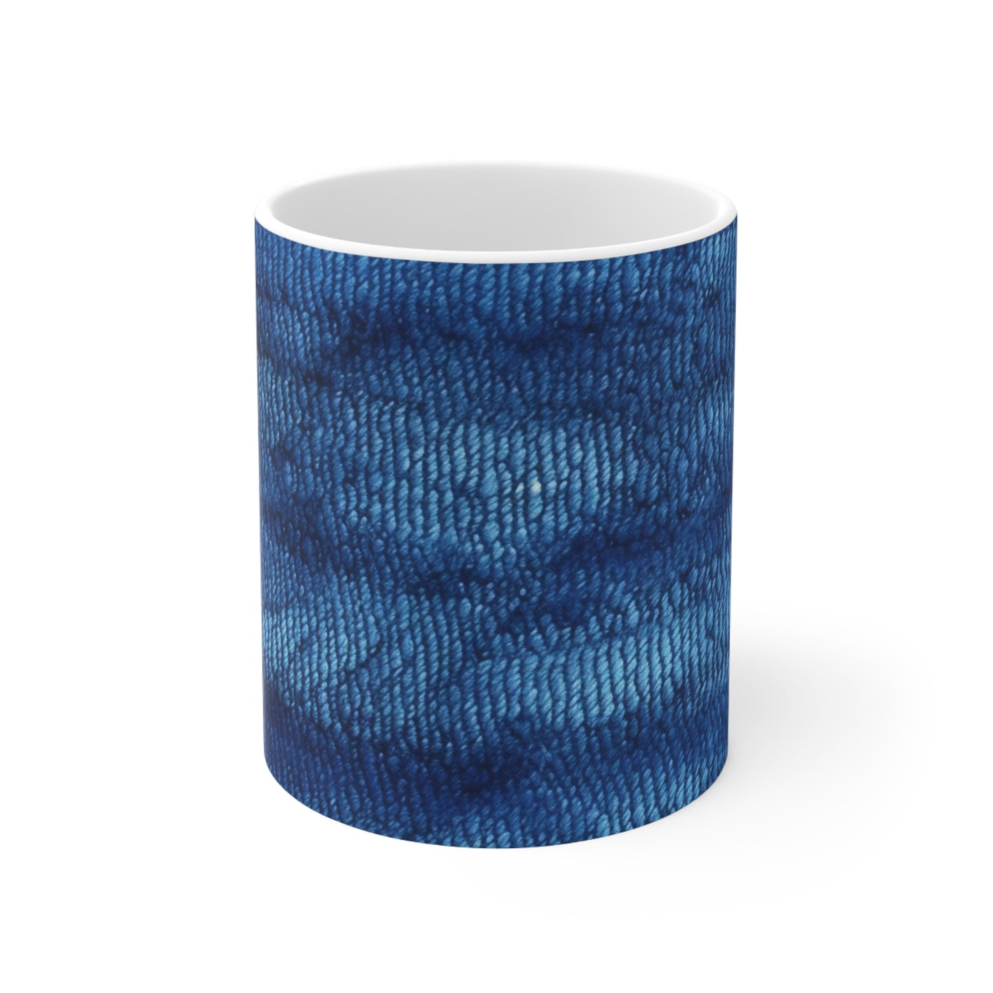 Blue Spectrum: Tela inspirada en la mezclilla de claro a oscuro - Taza de cerámica de 11 oz 