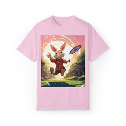 Disc Golf Rabbit: Bunny Aiming Frisbee for Basket Chain - Unisex Garment-Dyed T-shirt