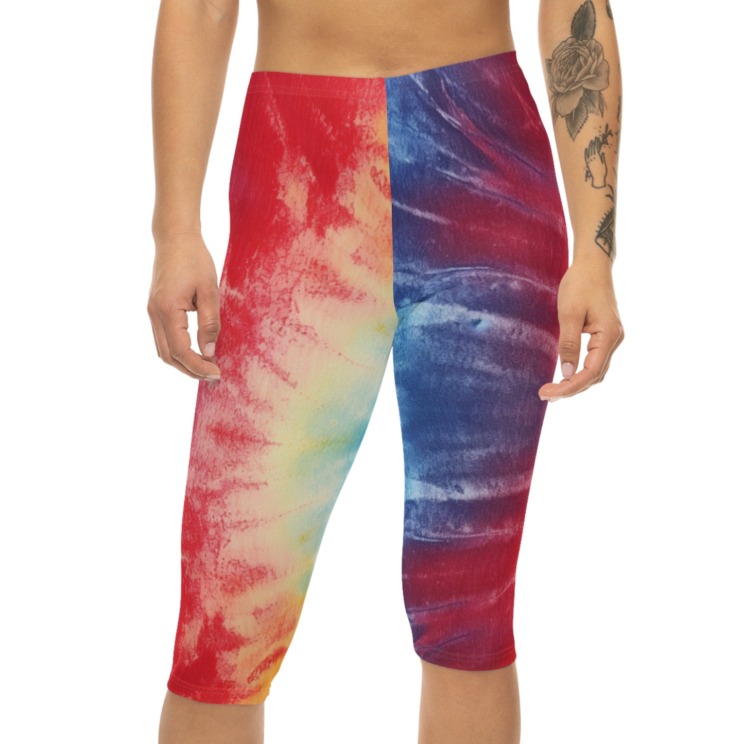 Denim Rainbow Tie-Dye: Espectáculo de diseño de telas multicolores vibrantes - Leggings capri para mujer (AOP) 