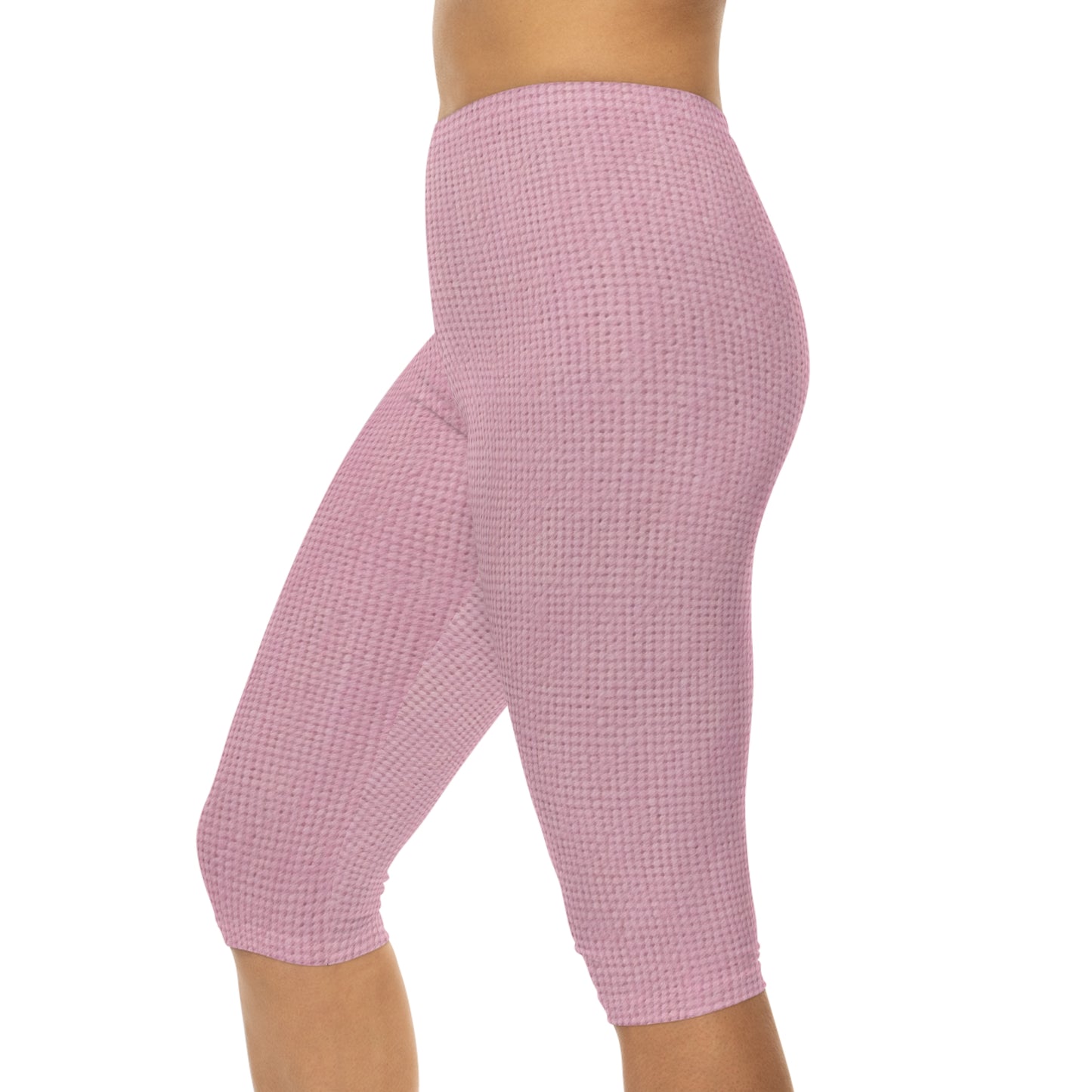 Blushing Garment Dye Pink: tela de tonos suaves inspirada en la mezclilla - Leggings capri para mujer (AOP) 