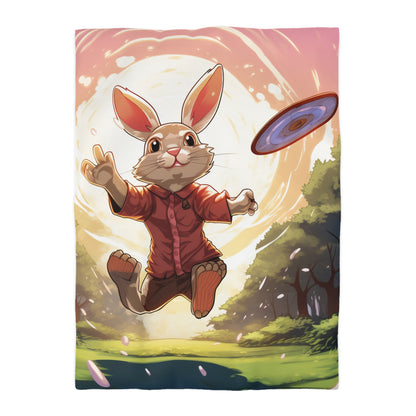 Disc Golf Rabbit: Bunny Aiming Frisbee for Basket Chain - Microfiber Duvet Cover