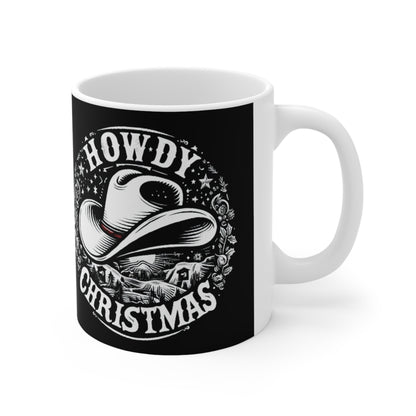 Western Howdy Christmas - Escena de invierno estrellada con sombrero de vaquero - Gráfico festivo de vacaciones en el campo - Taza de cerámica de 11 oz