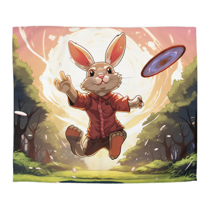 Disc Golf Rabbit: Bunny Aiming Frisbee for Basket Chain - Microfiber Duvet Cover