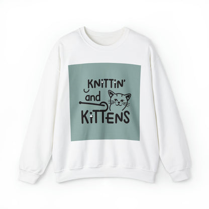 Knitting Whiskers: Kittin Purr-fect con diseño de gatitos - Sudadera unisex con cuello redondo Heavy Blend™