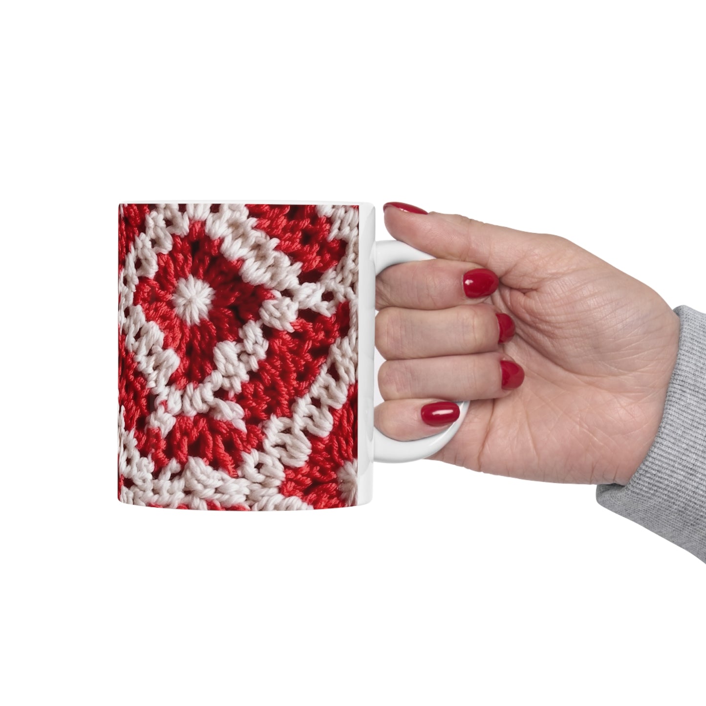 Cálido punto de ganchillo rojo y blanco de invierno: diseño de textura cinematográfico elegante - Taza de cerámica de 11 oz 