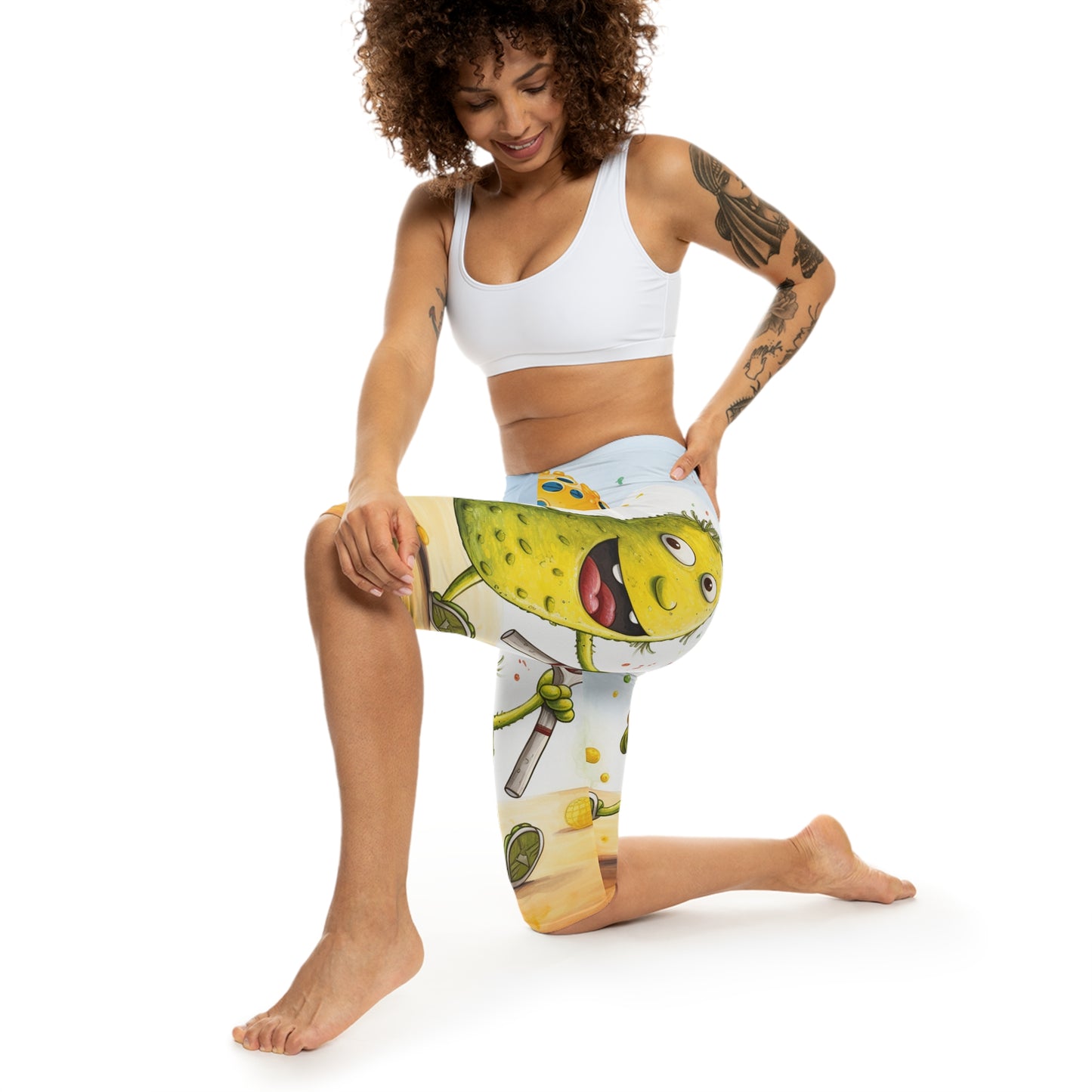 Pickleball Play: Juego de acción Pickle Sport, Fast Dink Ball - Leggings Capri para mujer (AOP) 