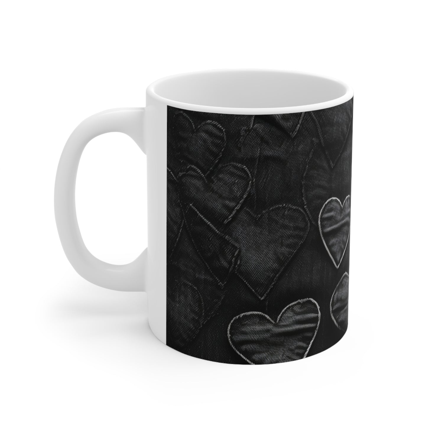 Negro azabache: diseño de bordado de corazón de tela inspirado en mezclilla desgastada - Taza de cerámica de 11 oz 