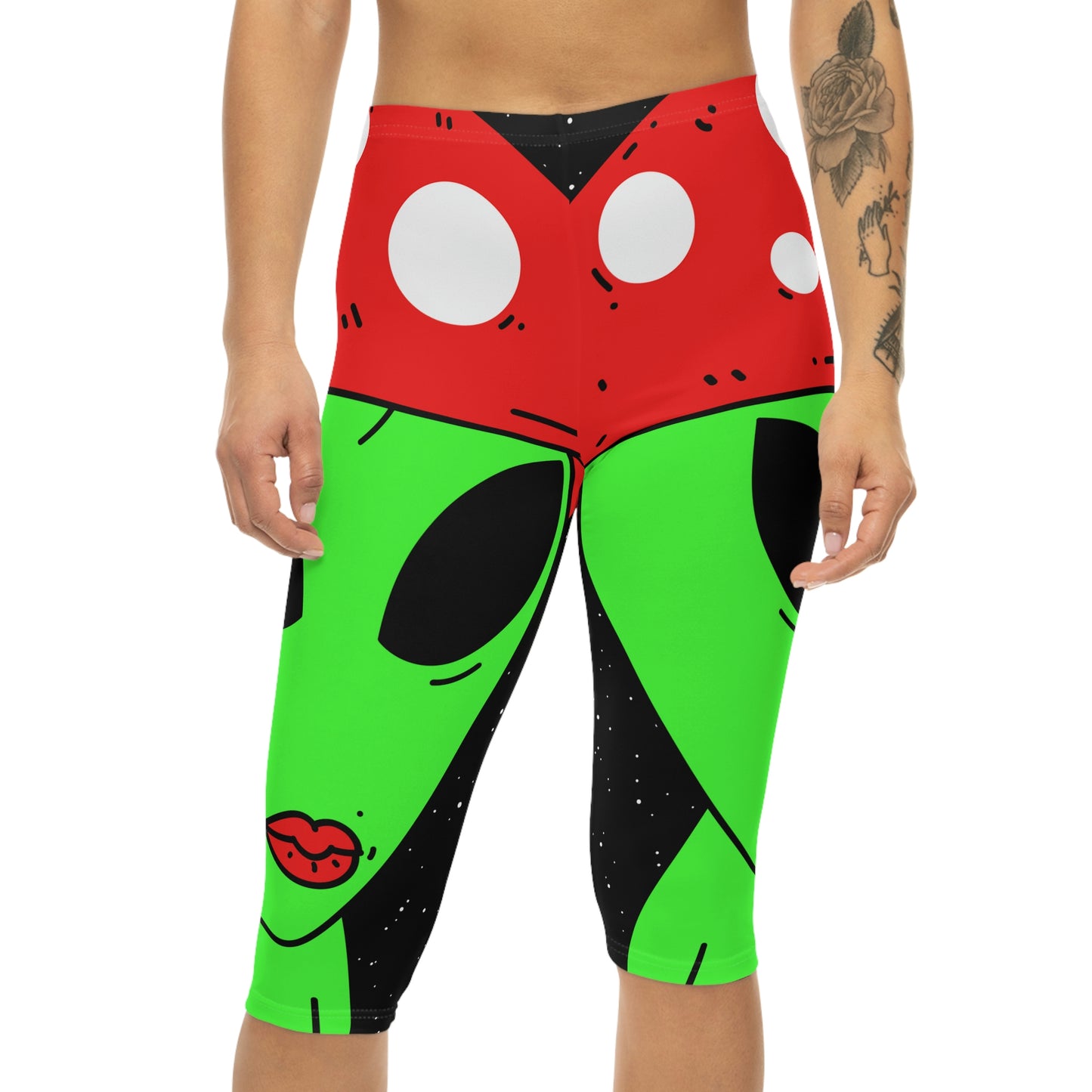 Mushroom Head Green Alien Visitor w/ Red Lips Women’s Capri Leggings (AOP)