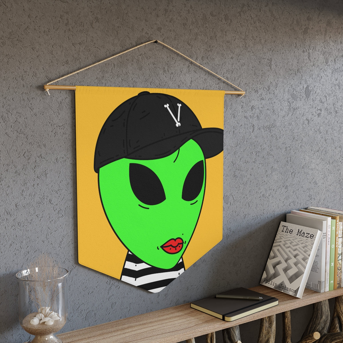 Black Striped Shirt Visitor Green Alien Black Cap V Lipstick Pennant