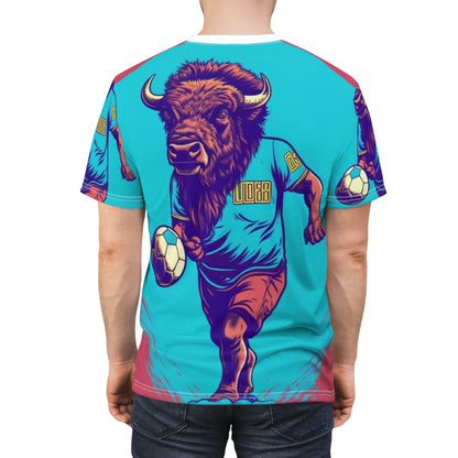 American Bison Soccer Player Sport Buffalo Graphic Camiseta unisex cortada y cosida (AOP) 