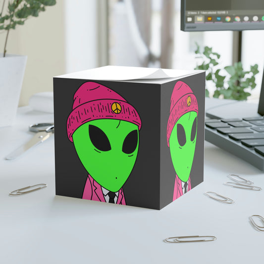 Cubo de notas de negocios con traje rosa Peace Alien