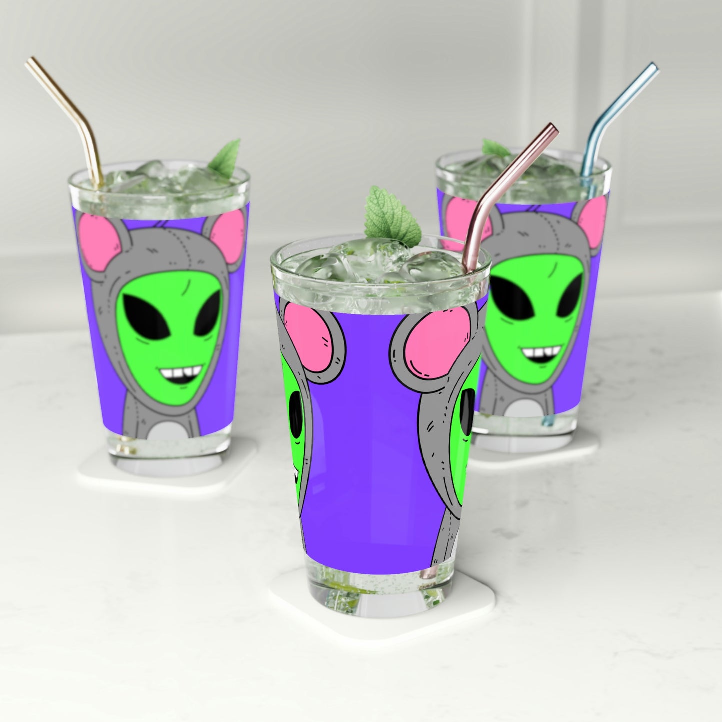 Vaso de pinta con personaje alienígena de Visitor Mouse, 16 oz