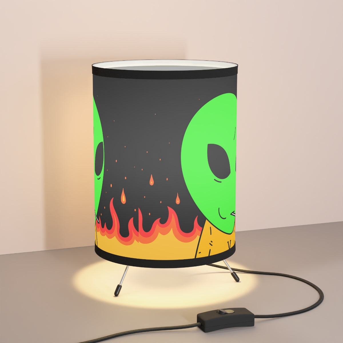 Space Alien UFO SCI FI Sucker Visitor Fire Flame Blazing heat Galactic Tripod Lamp with High-Res Printed Shade, US\CA plug