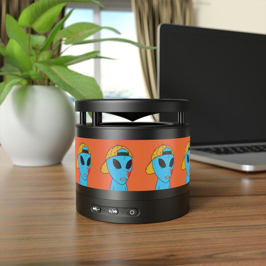 Blue Blood Visitor Alien Metal Bluetooth Speaker and Wireless Charging Pad