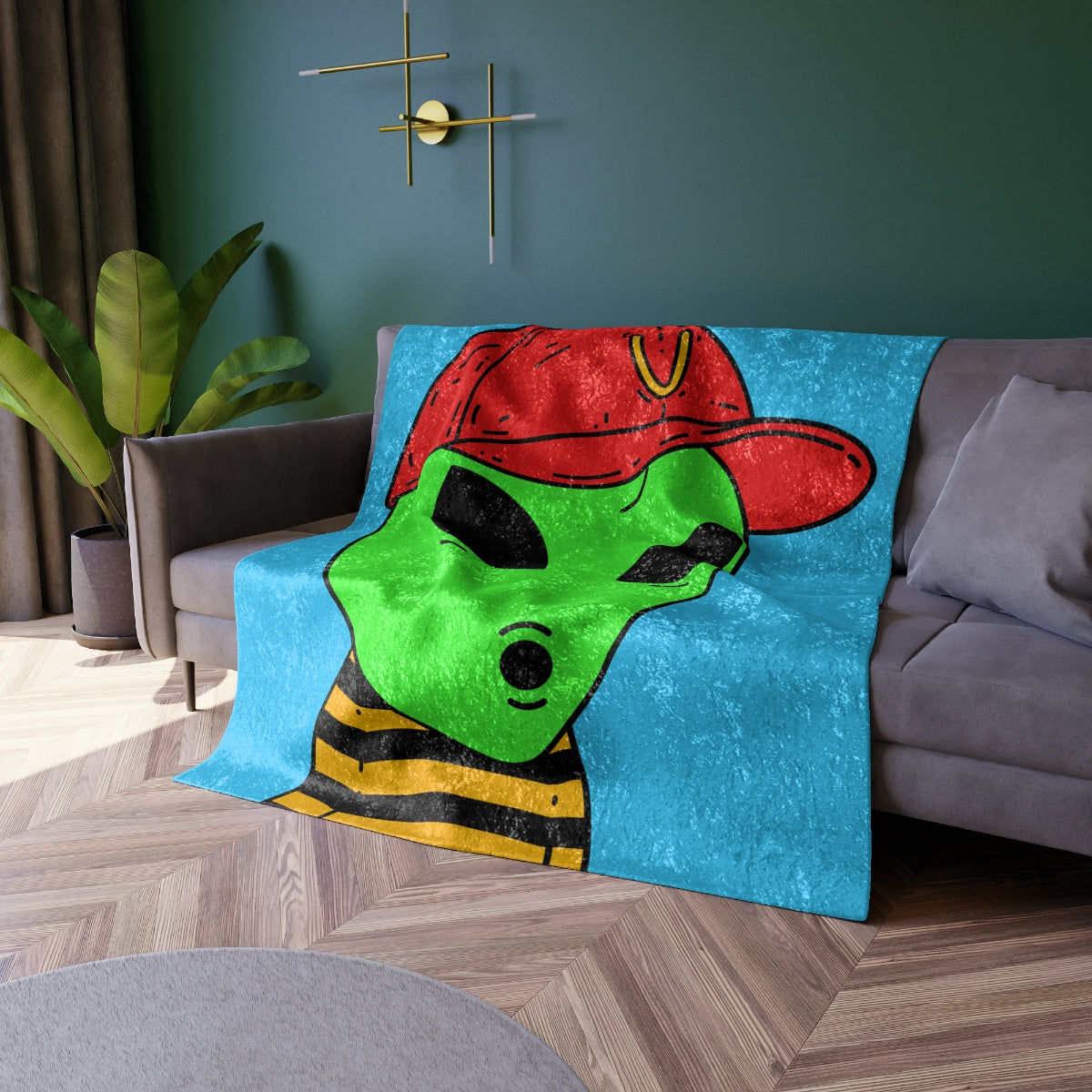 Visitors Alien Green Large O Face Red Visi V Hat Yellow Black Striped shirt Round Crushed Velvet Blanket