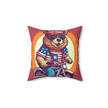 Andar en bicicleta con orgullo americano: Celebre el 4 de julio con la almohada cuadrada de poliéster hilado Patriotic Bear's Ride 