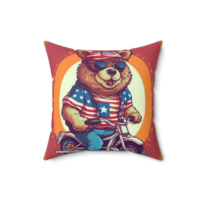 Andar en bicicleta con orgullo americano: Celebre el 4 de julio con la almohada cuadrada de poliéster hilado Patriotic Bear's Ride 