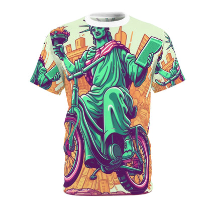 Estatua de la Libertad Ciclista Bike Rider American Graphic Unisex Cut &amp; Sew Tee (AOP) 