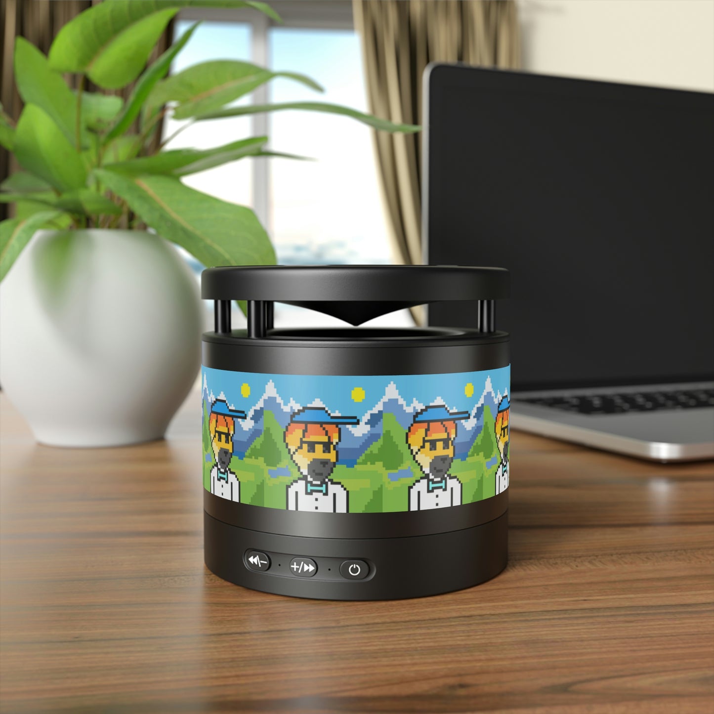 Dog Travel Adventure Animal Metal Bluetooth Speaker and Wireless Charging Pad