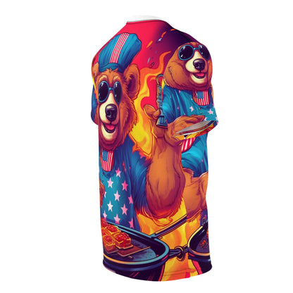 Patriotic Bear's BBQ Bash: Grill and Chill this of July 4 USA ユニセックス カットソー Tシャツ (AOP) 