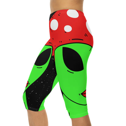 Mushroom Head Green Alien Visitor w/ Red Lips Women’s Capri Leggings (AOP)